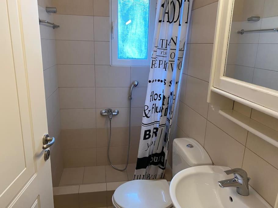 Classy 3Br With 2 Bathrooms Apartment In Marousi เอเธนส์ ภายนอก รูปภาพ