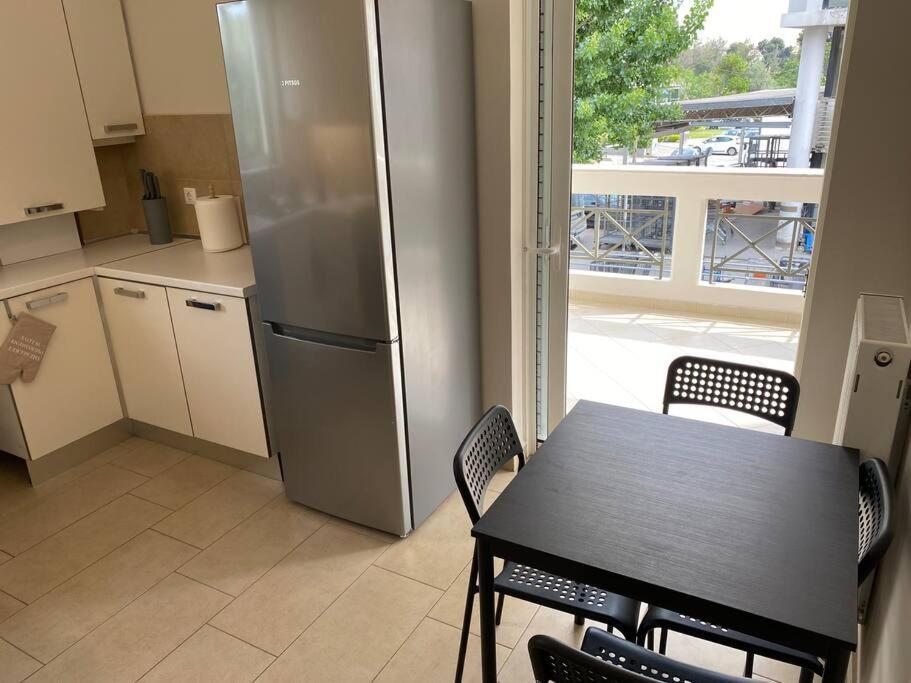 Classy 3Br With 2 Bathrooms Apartment In Marousi เอเธนส์ ภายนอก รูปภาพ