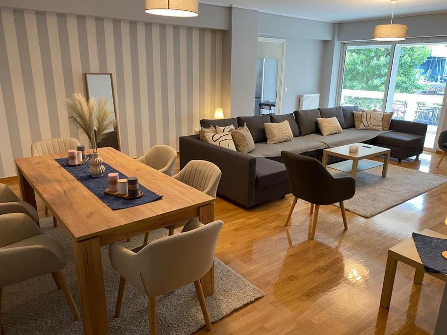 Classy 3Br With 2 Bathrooms Apartment In Marousi เอเธนส์ ภายนอก รูปภาพ