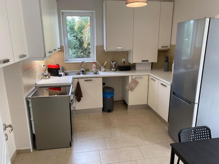 Classy 3Br With 2 Bathrooms Apartment In Marousi เอเธนส์ ภายนอก รูปภาพ