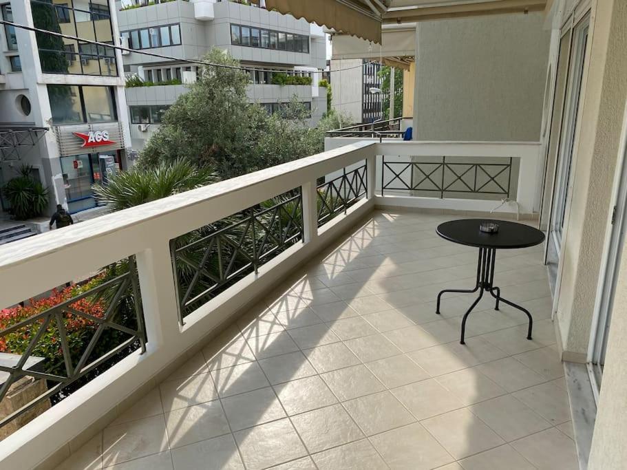 Classy 3Br With 2 Bathrooms Apartment In Marousi เอเธนส์ ภายนอก รูปภาพ